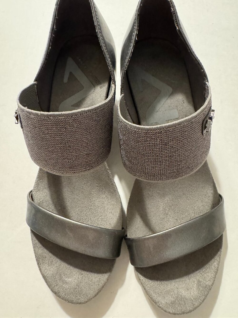 ✨ Anne Klein Silver Gray Open Toe Wedge Heels - Size 6 ✨